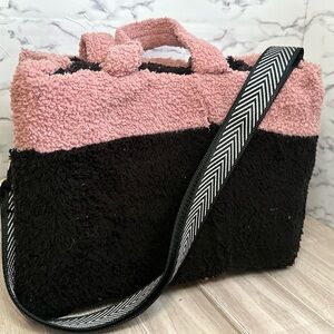 Chic Pink and Black Women's Tote Bag